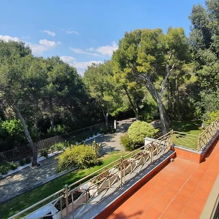 In Con Piscina Marina dʼAndora