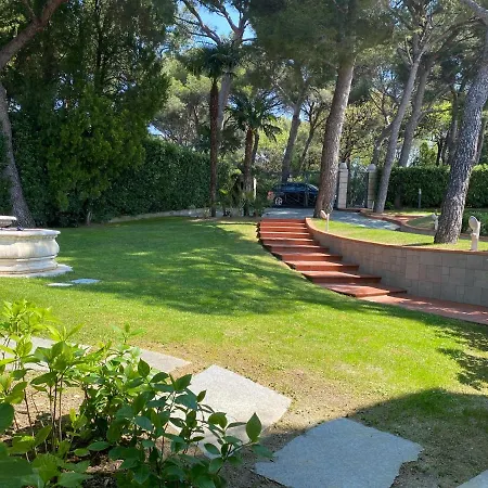 Apartment In Con Piscina
