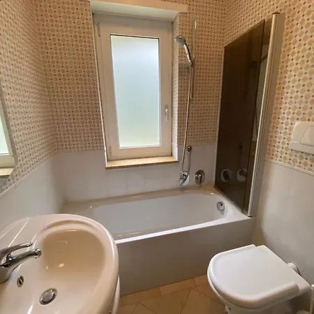 Apartment In Con Piscina