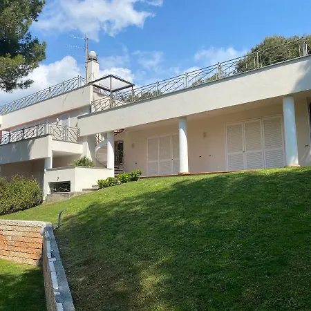 Apartment In Con Piscina