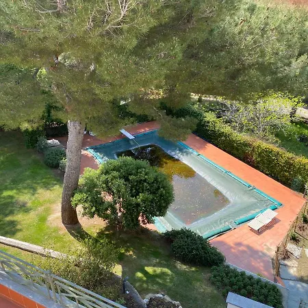 In Con Piscina Apartment