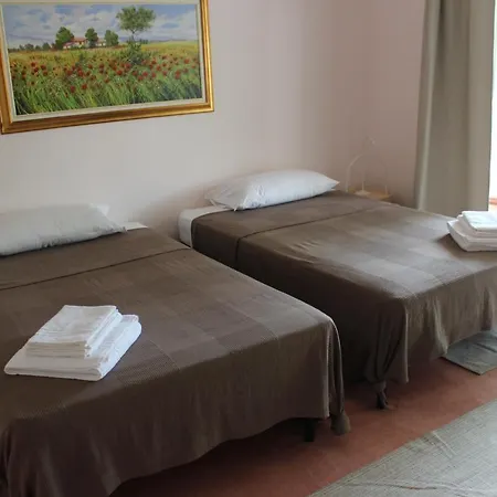 Apartment In Con Piscina