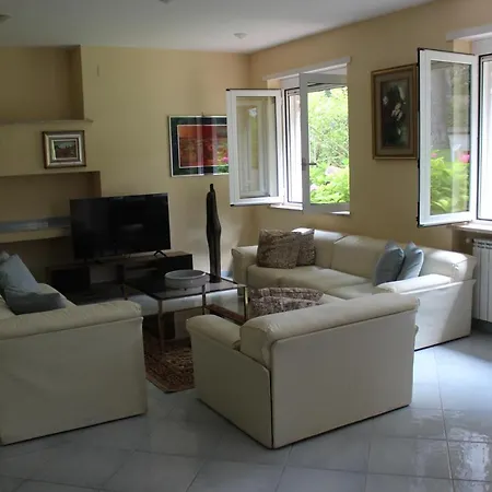 Apartment In Con Piscina Andora
