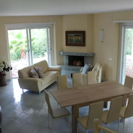 Apartment In Con Piscina *