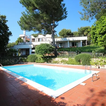 In Con Piscina Apartment
